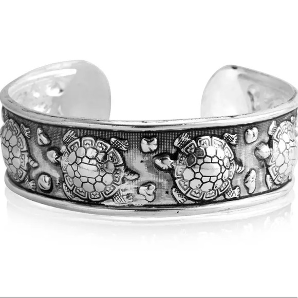 Incredible Silver Turtle Boho Gypsy Bangle (H2) - Picture 7 of 8